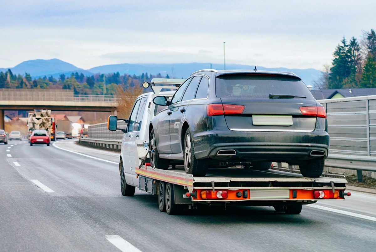 The Benefits of Using Car Removal Services for Your Dead Car